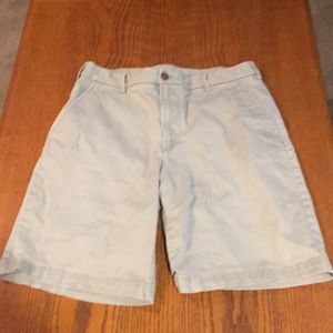 32” waste Izod Men’s shorts